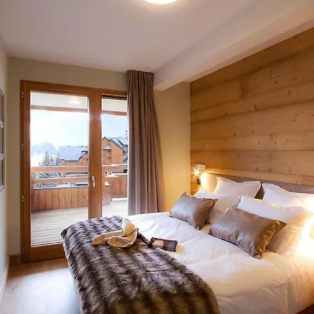 シャレー In With Hot Tub レ・デュー・アルプ