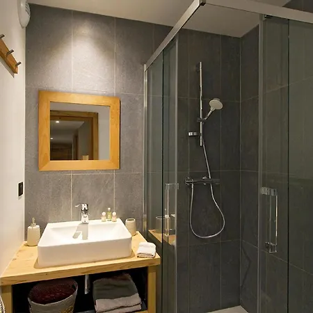 In With Hot Tub レ・デュー・アルプ