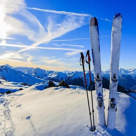 In With Hot Tub * Ле дез Альп