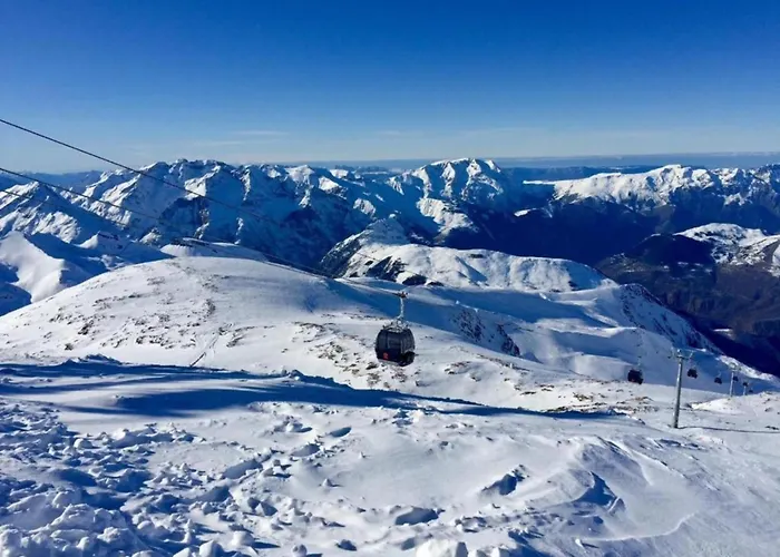 In With Hot Tub シャレー レ・デュー・アルプ