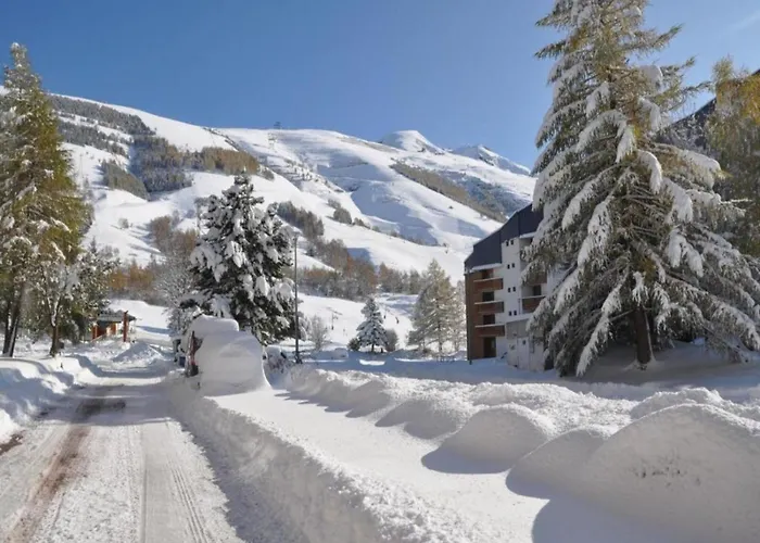 In With Hot Tub Шале *